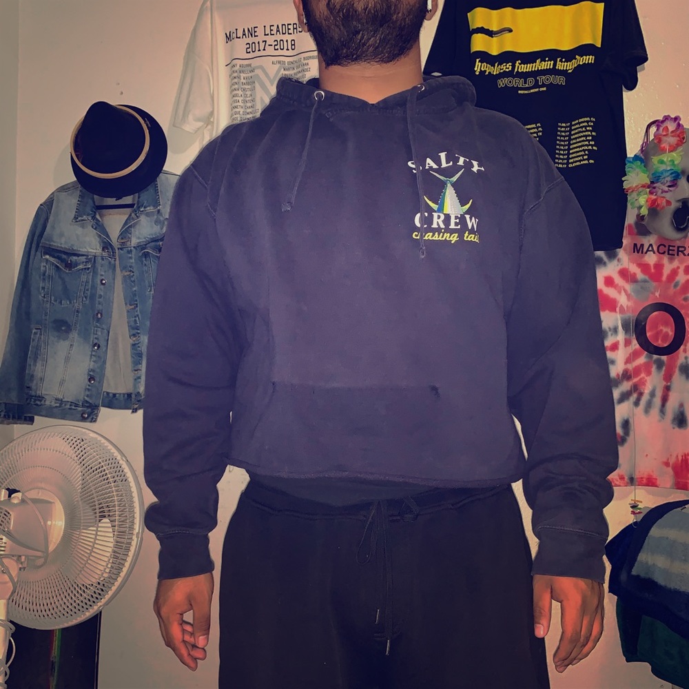 Extra large cropped out salty crew hoodie